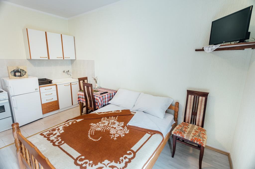 Guest House Bajceta 헤르섹 외부 사진