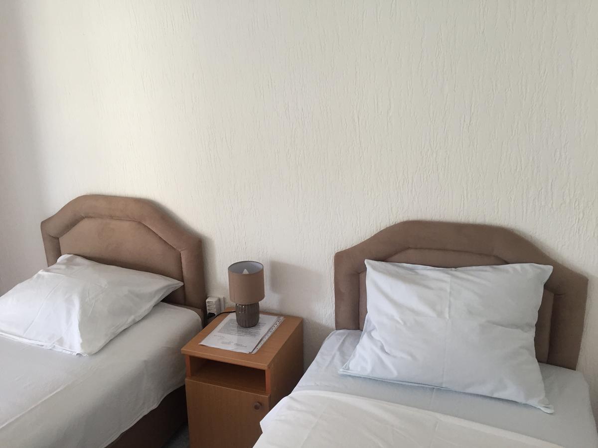 Guest House Bajceta 헤르섹 외부 사진